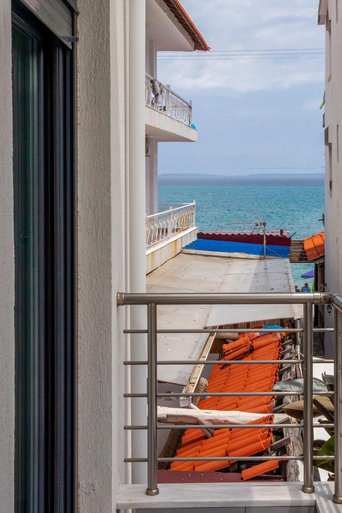 Aleksia Seaside Deluxe Apartment Pefkochori Exterior photo